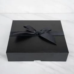 Class Act Vermeil Huggies -Uncommon James GiftBox Marble 791a1d5d 1c72 4741 a6d9 eb1e59256728