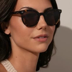 Classic Round Sunglasses -Uncommon James H09 ROUNDSUNGLASSES TORT M1