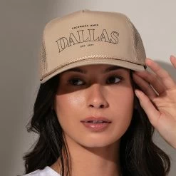 Dallas Trucker Hat -Uncommon James H09A DALLASTRUCKHAT BEIGE 1