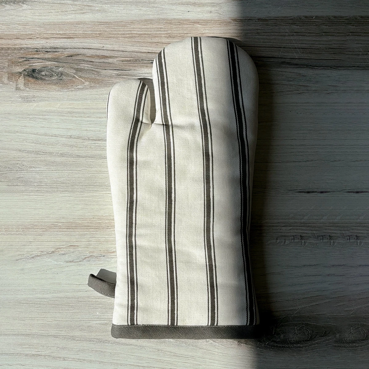 Classic Striped Oven Mitt 3 Classic Striped Oven Mitt