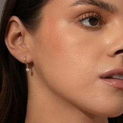 Going Solo Huggie Earrings -Uncommon James J16E GOINGSOLO GOLD M1