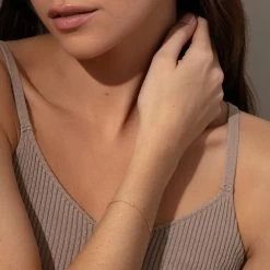 Dainty Diamond Vermeil Bracelet -Uncommon James VJ16B DAINTYDIAMOND GOLD M1